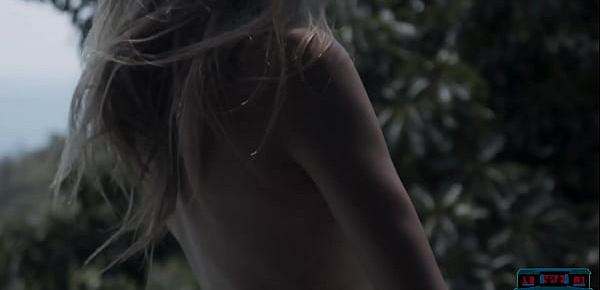 trendsAustralian teen blonde Thera Jane exposes her tiny body for Playboy